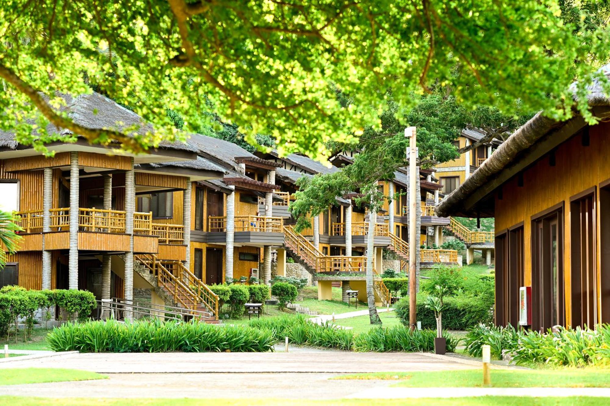 Fridays Puerto Galera Hotel Exterior photo