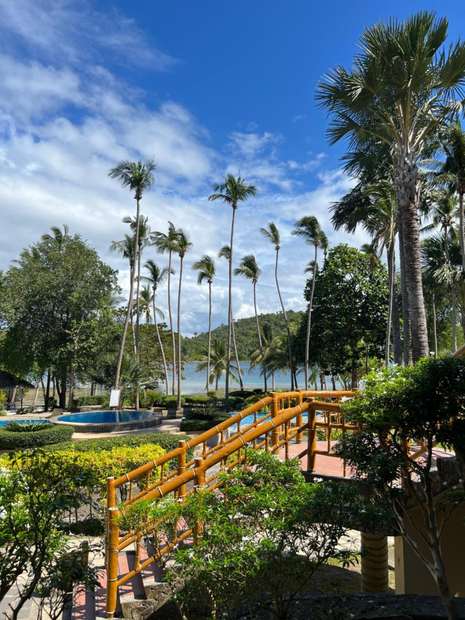 Fridays Puerto Galera Hotel Exterior photo