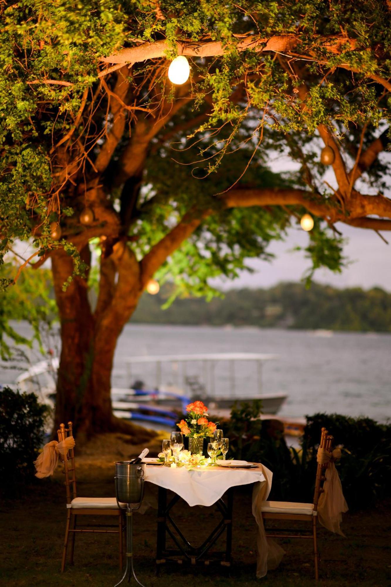 Fridays Puerto Galera Hotel Exterior photo