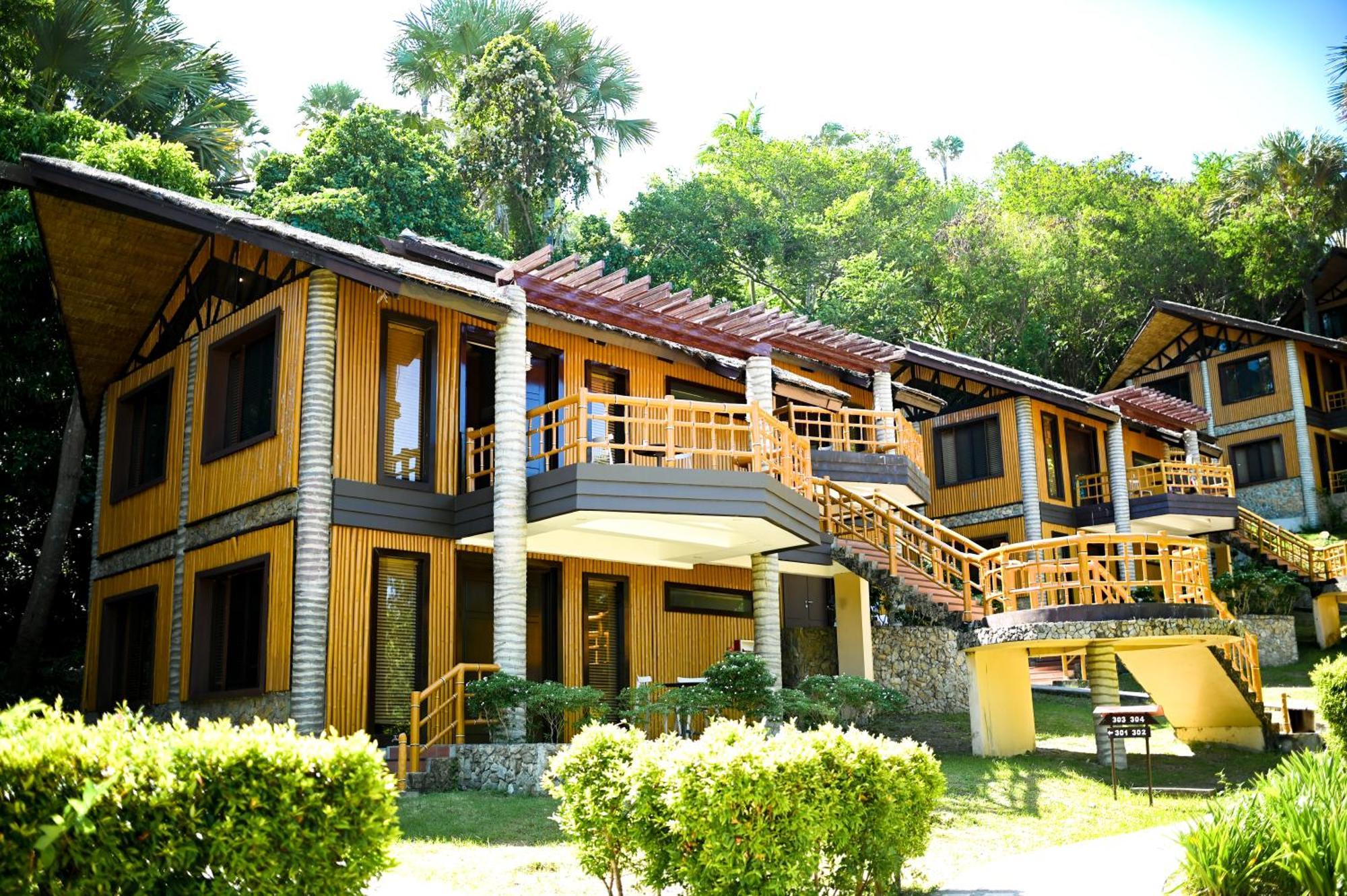 Fridays Puerto Galera Hotel Exterior photo