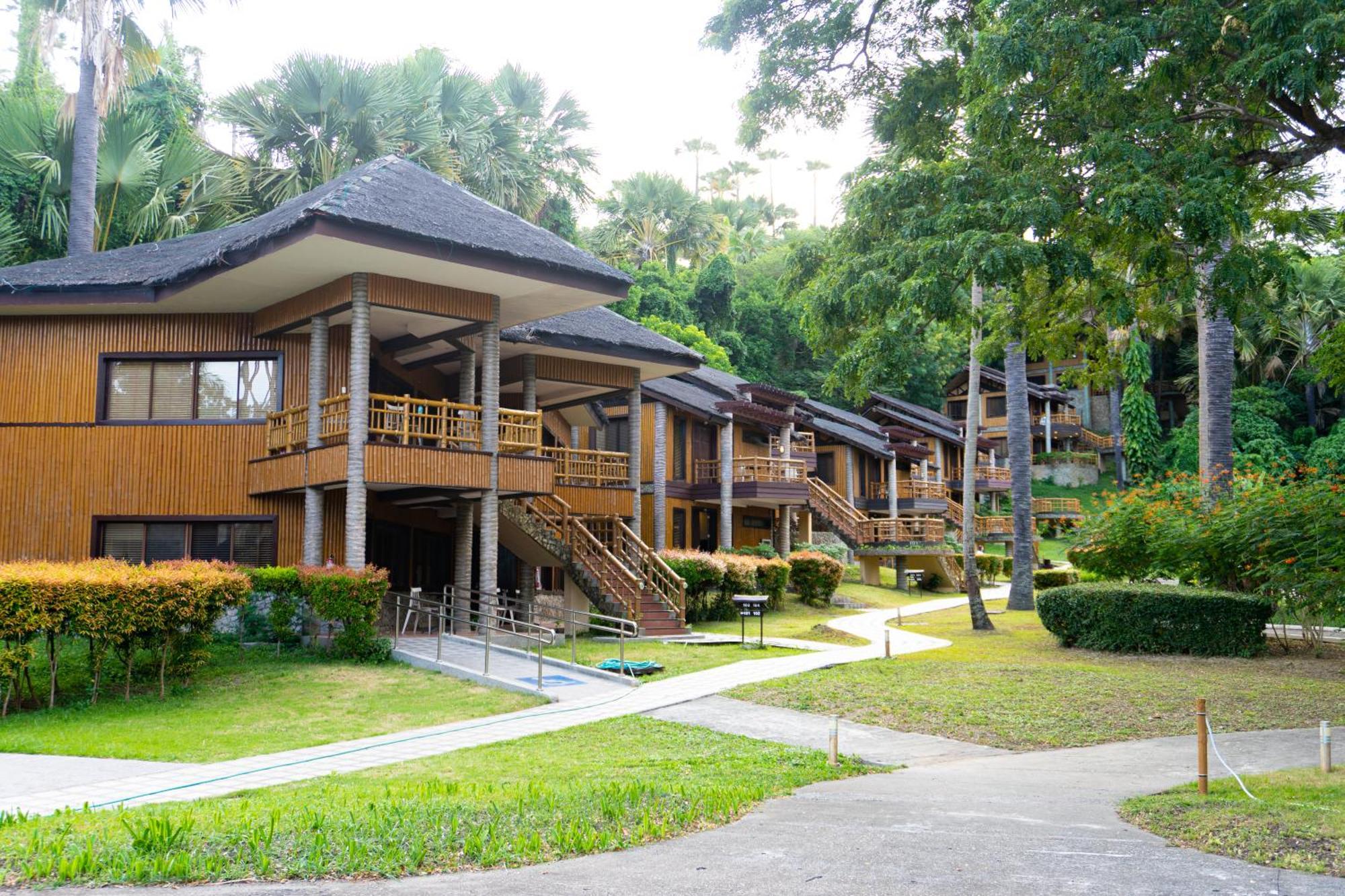 Fridays Puerto Galera Hotel Exterior photo