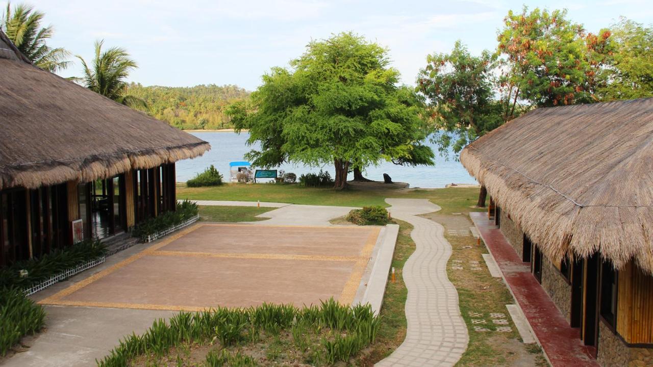 Fridays Puerto Galera Hotel Exterior photo